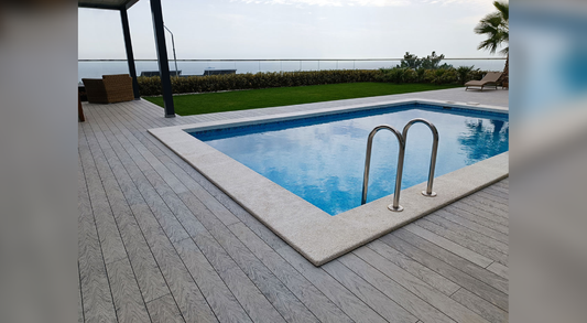 Kompozytowa deska tarasowa - najważniejsze zalety